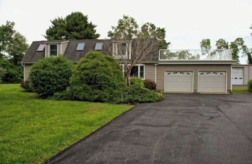 Stevensville Haus | ❤️Charming Coastal/Country Home w/3 Acres & Sauna!❤️