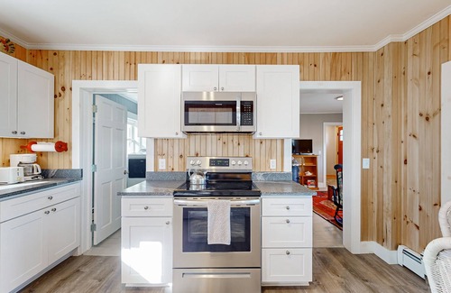 Corea Haus | Charming Coastal Home with Harbor Views and Washer/Dryer