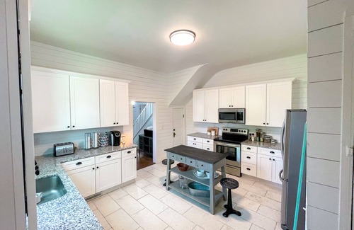 Columbia Hütte | Charming Columbia Cottage - Newly Renovated!