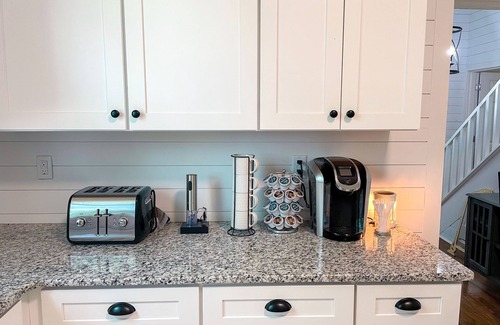 Columbia Hütte | Charming Columbia Cottage - Newly Renovated!