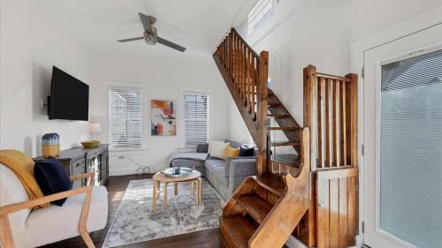 Punta Gorda Villa | Charming Condo with City Views 5857