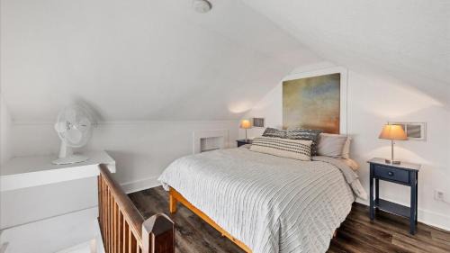 Punta Gorda Villa | Charming Condo with City Views 5857