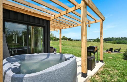 Pine Grove Haus | Charming Container Getaway Amidst Rural Serenity