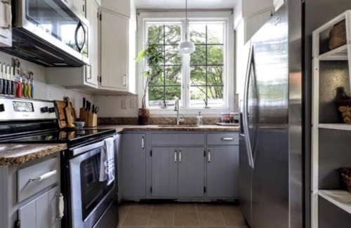 Lenox Haus | Charming cottage in desirable Cooper-Young neighborhood!