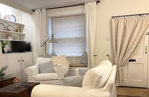 Sherborne Hütte | Enchanting 2BD Cottage Heart of Sherborne