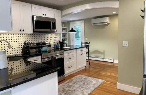 Jamestown Haus | Charming Cottage in Jamestown