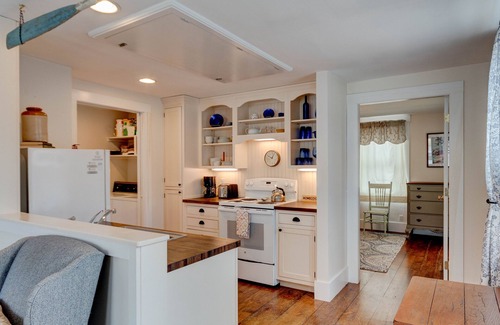 Eastport Hütte | Charming Cottage on quiet street in Historic Eastport