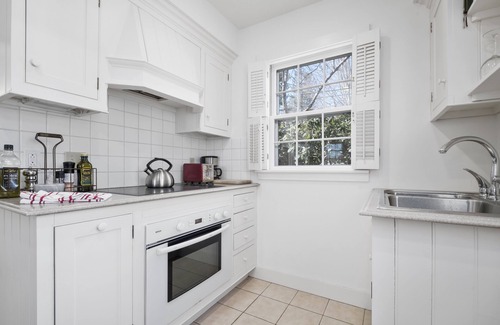 Rockport Hütte | Charming Cottage w/AMAZING water views