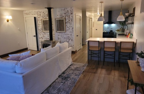 Idaho Falls Haus | Charming Cottage with Elevated Views. Amazing Sunsets