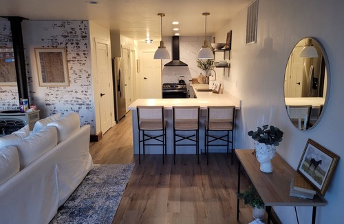 Idaho Falls Haus | Charming Cottage with Elevated Views. Amazing Sunsets