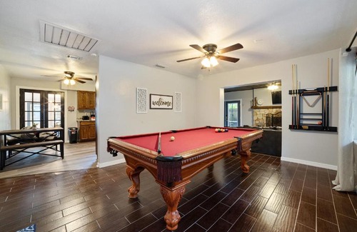 Fellowship Haus | Charming Cottage With Pool Table 15 Min From WEC