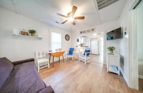 Geneva-on-the-Lake Haus | Charming Cottage with Yard Less Than 1 Mi to Lake Erie!