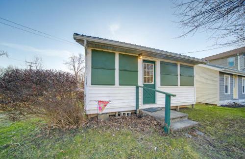 Geneva-on-the-Lake Haus | Charming Cottage with Yard Less Than 1 Mi to Lake Erie!