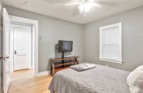 Southside Haus | Charming Cuse home close to downtown & university