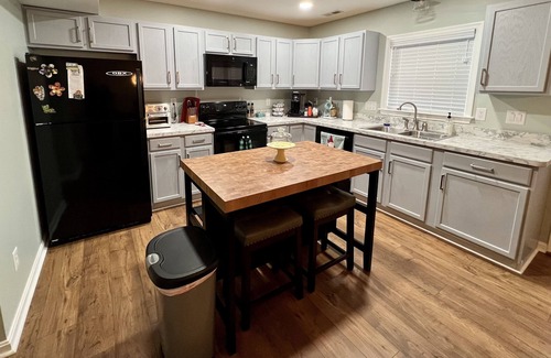 Leonardtown Haus | Charming Duplex in the heart of Leonardtown