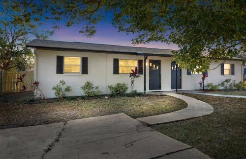 Zephyrhills Haus | Charming Duplex in Zephyrhills! #2