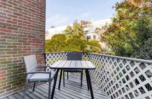 Dupont Circle Wohnung | Charming Dupont 2BR w/ Patio & W/D, steps to nightlife, by Blueground