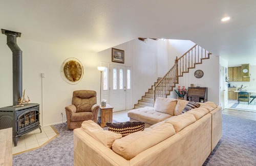 Elko Haus | Charming Elko Home with Pool Table!