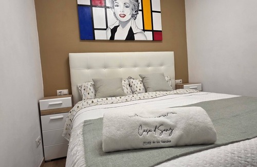 Alcala de los Gazules Wohnung | Charming 2-bedroom apartment with WiFi, AC in tranquil Alcalá de los Gazules