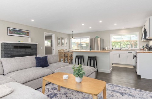 Southeast Eugene Haus | Charming Eugene Bungalow: Perfect for college sports fans & outdoor enthusiasts