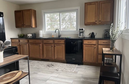 Kendall Sonstige | Charming farmhouse with 4 bedrooms, indoor pool, WiFi and AC in soothing Otsego