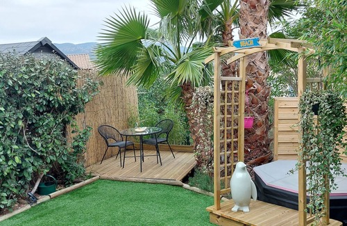 La Bouverie Haus | Charming atypical house, sleeps 4, with garden