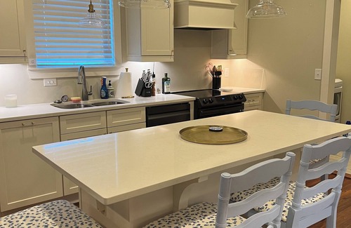 Opelika Hütte | Charming Game Day House