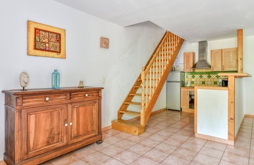 Fabrezan Haus | Charming gite, heated pool, in a winegrowing estate 30 minutes from the sea.