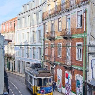 Alfama Wohnung | Charming Graça Flat w Balcony, by TimeCooler