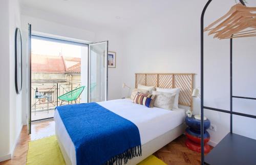 Alfama Wohnung | Charming Graça Flat w Balcony, by TimeCooler