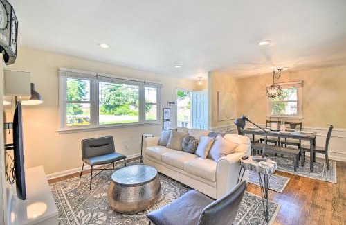 Hampton Haus | Charming Hampton Home with Yard 2 Mi to Beach!