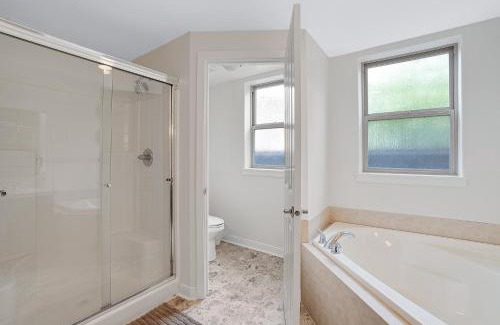 Orenco Station Wohnung | Charming Hillsboro Condo with Pool and Gym