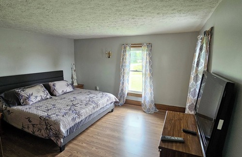 Rock Creek Sonstige | Charming & Historic 4-bedroom Farmhouse in Rock Creek with HVAC, WiFi