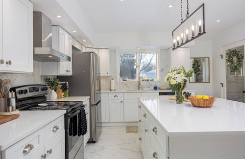 Delaware Haus | Charming Historic Home, Luxurious Remodel, Walk to Downtown, Tree-Lined Street