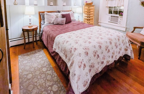 Springfield Hütte | Charming Historical Cottage in Springfield, OH