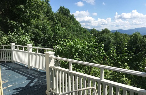 Bolton-Ouest Skihütte | Charming Home, Panoramic Mountain Views, Ideal For Family