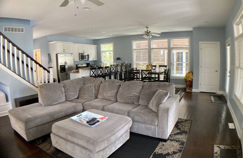 Michigan City Haus | Neueres Haus mit Golfwagen für 13 Personen Großartige Lage im Herzen der Unterteilung