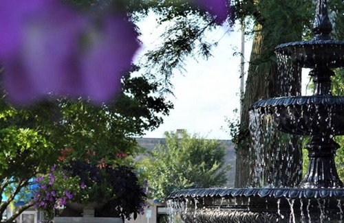 Brookfield Wohnung | Charming home with Private Balcony near Downtown, La Grange