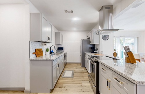 Shearer Hills - Ridgeview Haus | Charming home with grill & outdoor hangout - close to River Walk