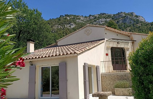 Robion Haus | Charming house at the foot of the Luberon (rated 4 stars)