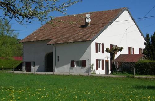 Bourg-de-Sirod Haus | Charming HOUSE COMTOISE, geräumig, großer Garten, privater Parkplatz