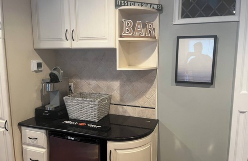 Bedford Haus | Charming house in Luna Pier MI, walking distance to beach and restaurants