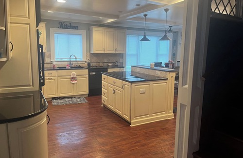 Bedford Haus | Charming house in Luna Pier MI, walking distance to beach and restaurants