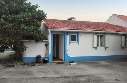 Burinhosa Haus | Charming House in Pataias with Shared Pool