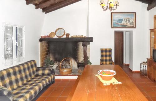 Burinhosa Haus | Charming House in Pataias with Shared Pool