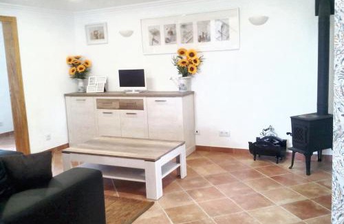 Almocageme Haus | Charming House in Sintra + View