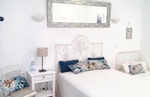 Almocageme Haus | Charming House in Sintra + View