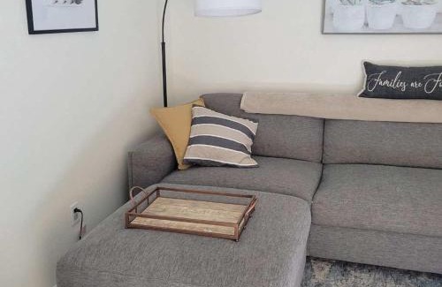 Tempe Haus | Charming House Pool Near Kiwanis Park Freeways