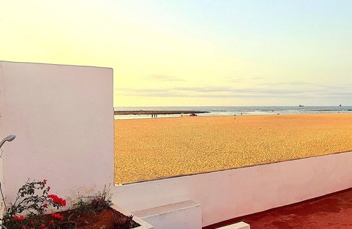 Mohammedia Hütte | Charming house right on the water! Facing the sea!