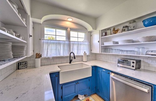 Twin Falls Hütte | Charming Idaho Home (3-Bedroom Cottage) - Pets Allowed by RedAwning